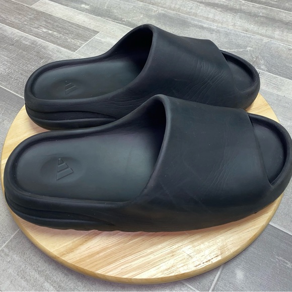 Adidas Yeezy Slides Onyx Black Mens Size 11 US HQ6448 - Picture 6 of 16